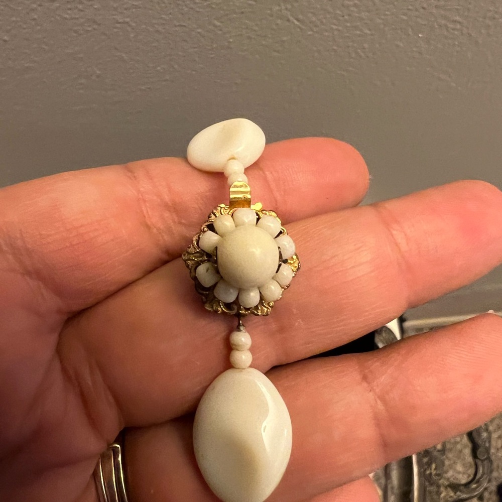 Miriam Haskell shell necklace - Picture 8 of 9